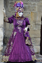 Costume vénitien violet