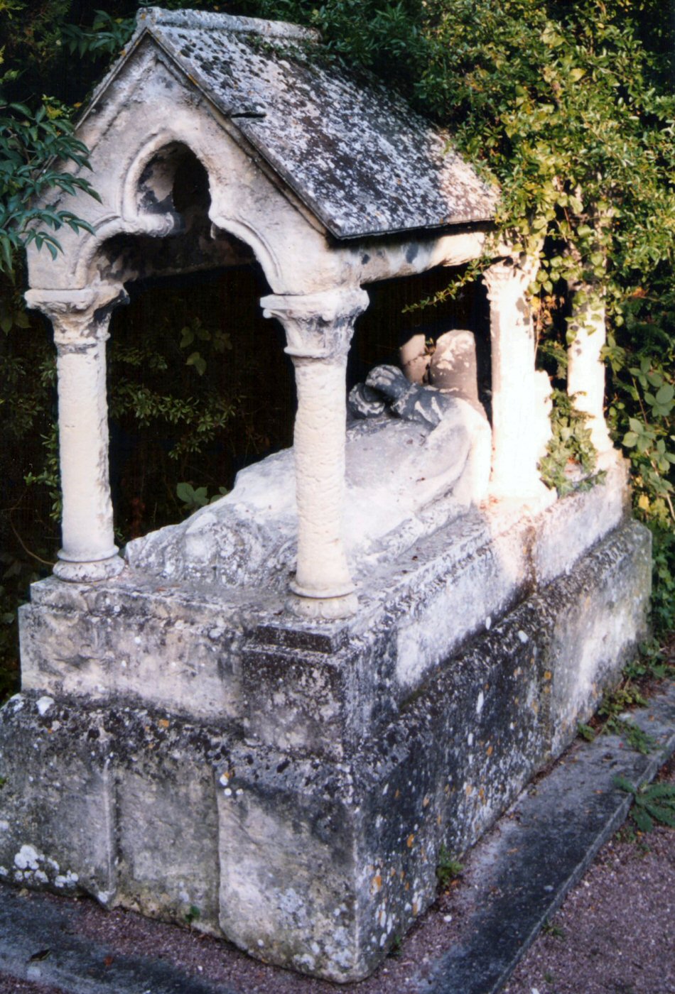 Tombe cimetière de Vaucelle