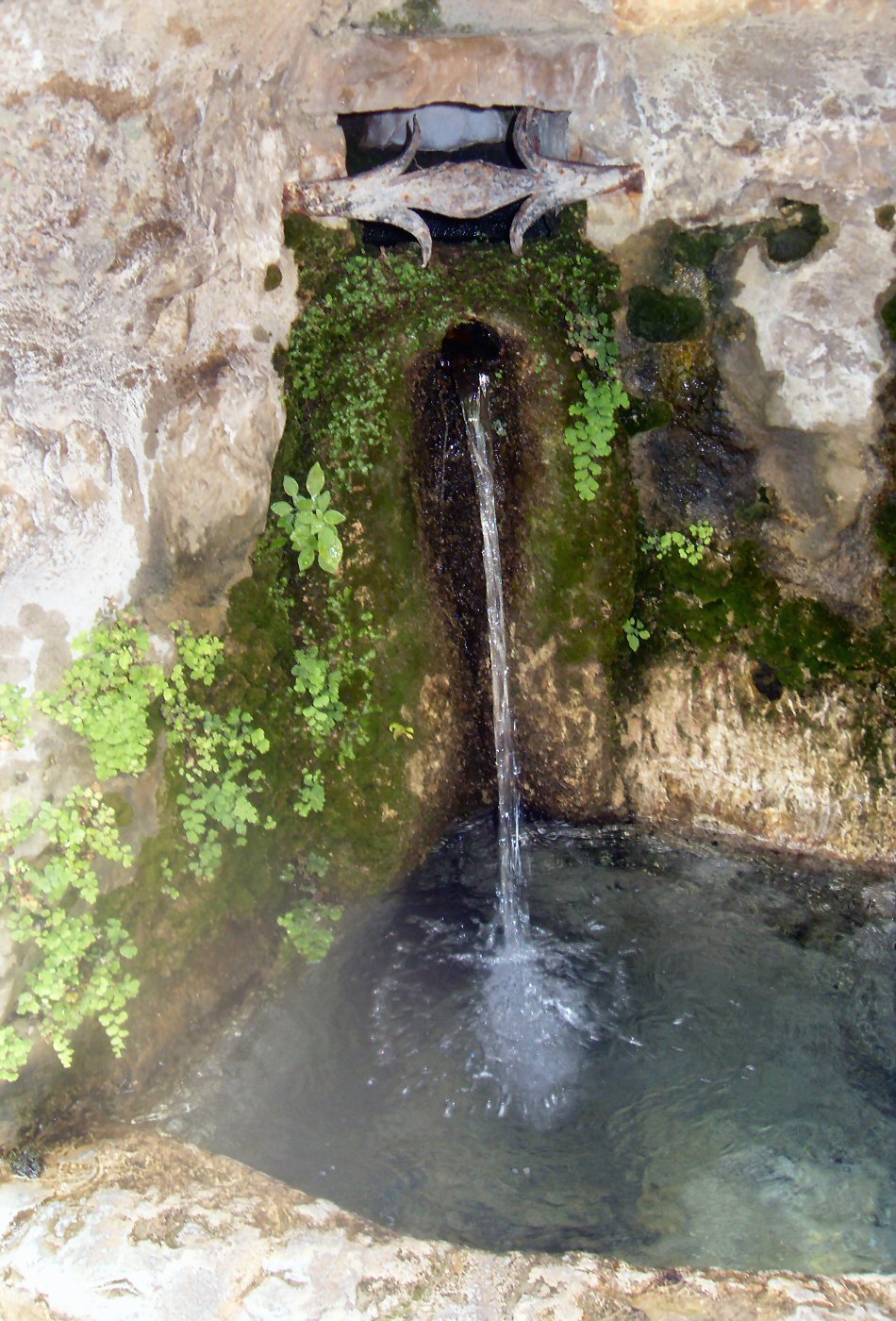 Fontaine à Saint-Guilhem-le-Désert