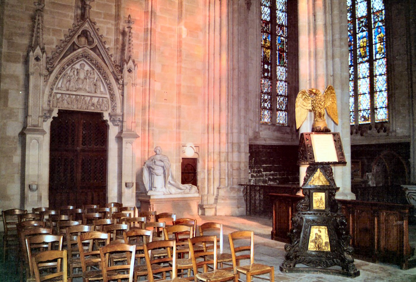 Lutrin de la cathédrale de Séees
